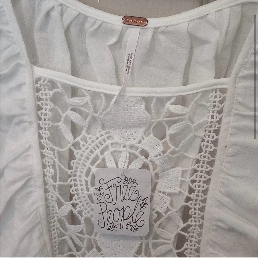 White Free People Top with Crocheted Panels - Size small - NWT! - Picture 3 of 6